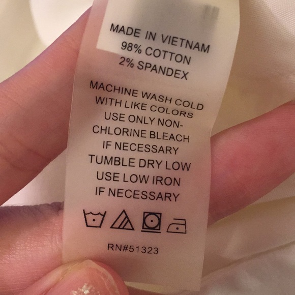 *BOGO 50%*Vince Camuto’s white straight leg pants - Picture 4 of 4